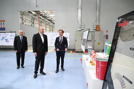 Prezident İlham Əliyev Sumqayıt Kimya Sənaye Parkında bir sıra müəssisələrin açılışını edib