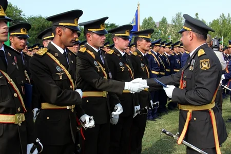 Xüsusi təyinatlı hərbi təhsil müəssisələrinin 2015-ci il buraxılışına həsr olunan təntənəli mərasim keçirilib - FOTO