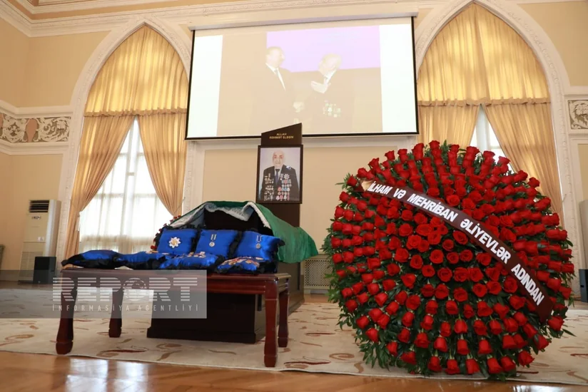 Prezident və birinci xanım Xoşbəxt Yusifzadənin vida mərasiminə əklil göndərib