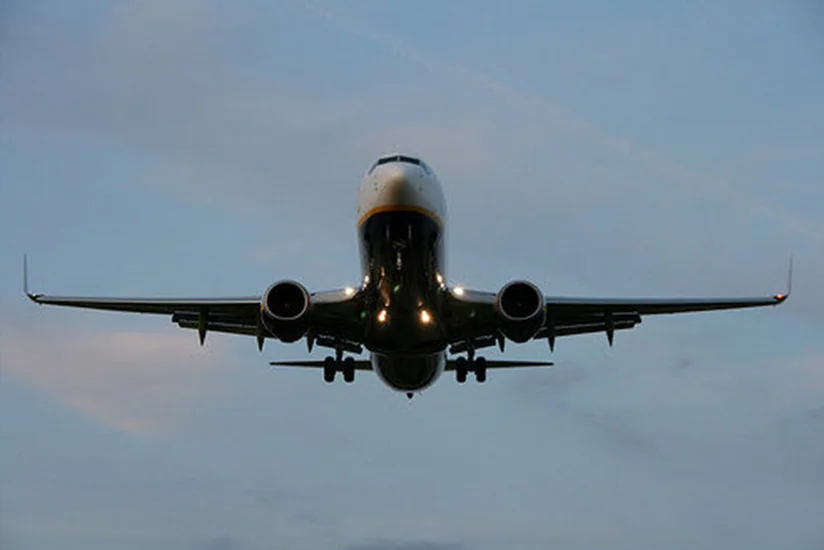 В Домодедово пассажирский Boeing-737 избежал катастрофы: лопнуло колесо при посадке - ФОТО