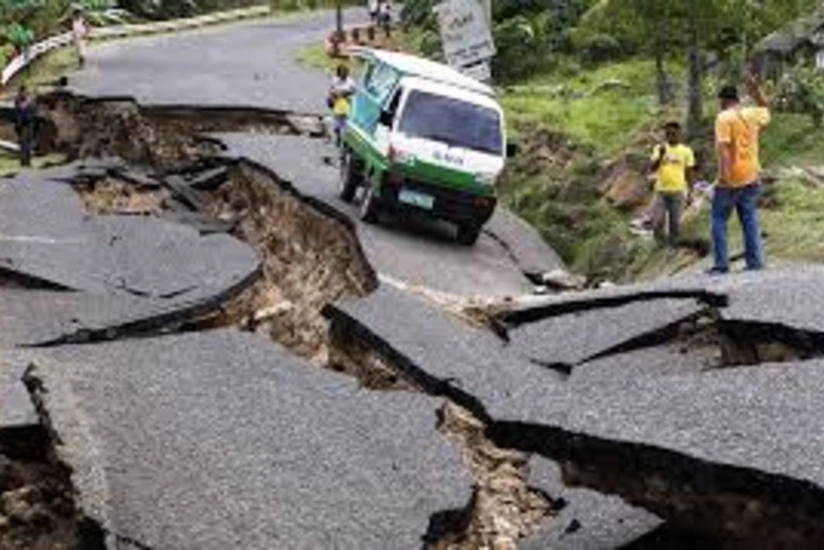 Tsunami possible in Chile after major quake, red alert in force