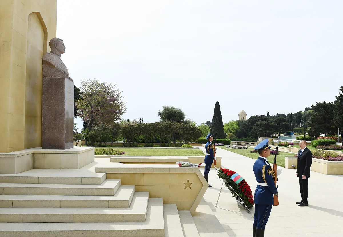 Prezident İlham Əliyev 9 May - Qələbə Günü münasibətilə Bakıda keçirilən mərasimdə iştirak edib