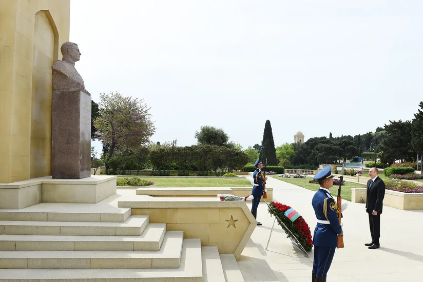 Prezident İlham Əliyev 9 May - Qələbə Günü münasibətilə Bakıda keçirilən mərasimdə iştirak edib