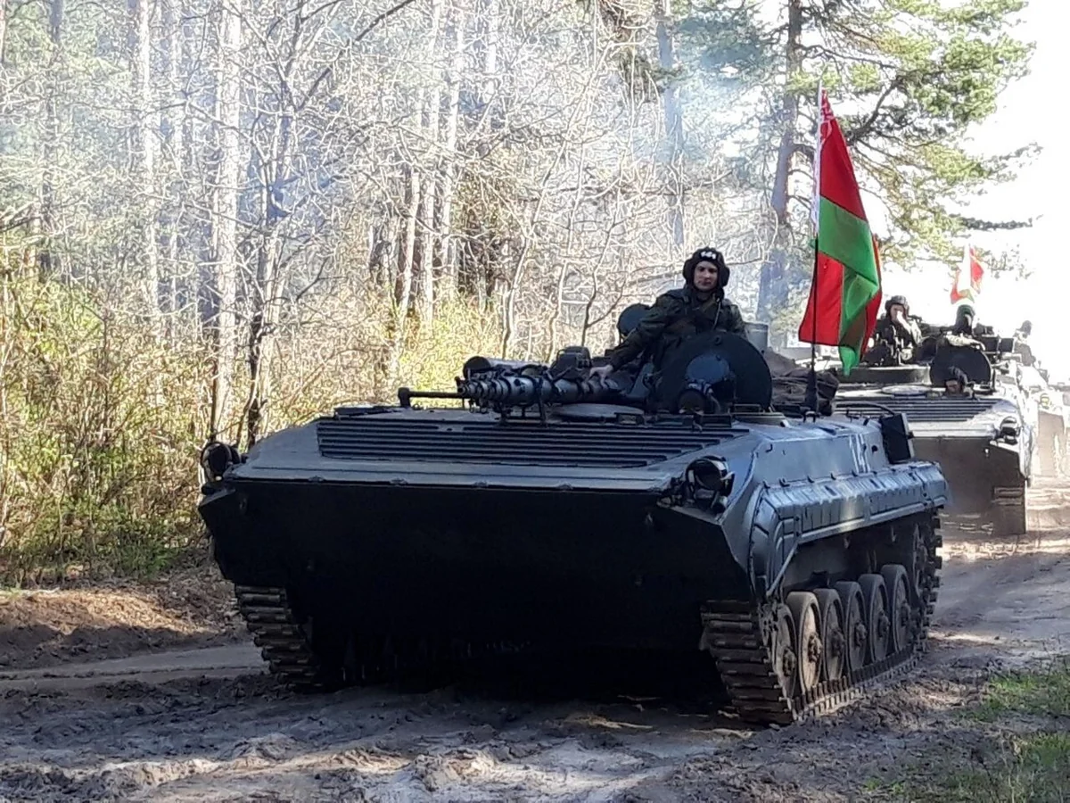 Из РФ в Беларусь отправят 9 тыс. военнослужащих, около 170 танков и до 200 ББМ