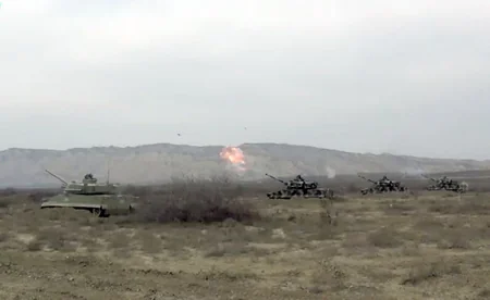 В ходе широкомасштабных учений азербайджанской армии проведен этап боевой стрельбы - ВИДЕО