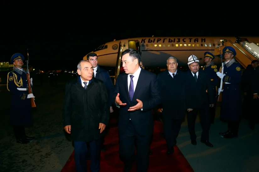 Qırğızıstan Prezidenti Sadır Japarov Azərbaycana işgüzar səfərə gəlib