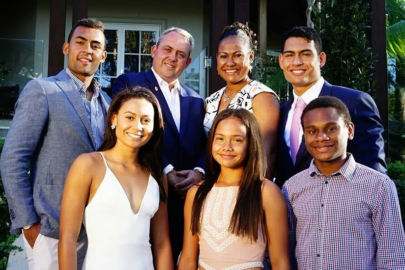 Papua Yeni Qvineyanın xarici işlər naziri qızının xərcləmə qalmaqalından sonra istefa verib