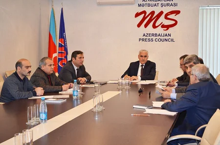Mətbuat Şurası ​5 KİV-in adının qara siyahıya salınması üçün təqdimat hazırlayıb