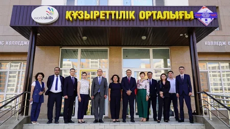 Azərbaycanın təhsil naziri Qazaxıstana gedib