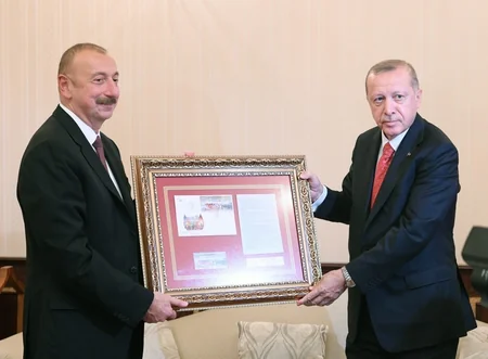 Bakının işğaldan azad edilməsinin 100 illiyinə həsr olunan parad başa çatıb - YENİLƏNİB-4