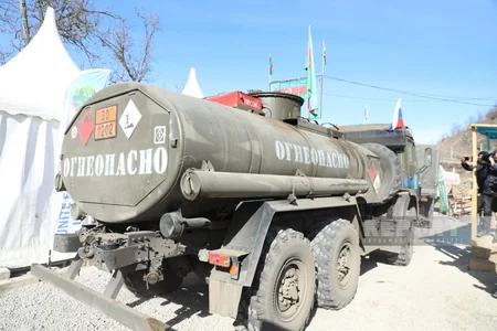 Total of 30 vehicles of peacekeepers move freely through Khankandi-Lachin road