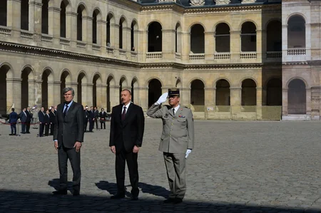 Official welcome ceremony was held for President Ilham Aliyev in Paris