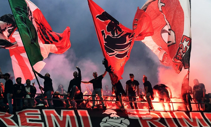 İtaliyada azarkeşlərin stadiona buraxılacağı vaxt açıqlandı