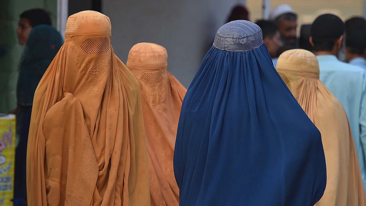 Əfqanıstanda qadınlara radioda səsləndirmə qadağan edilib