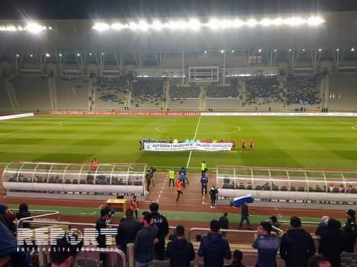 Qarabağ və Qəbələ futbolçuları autizm xəstələrinə dəstək nümayiş etdiriblər