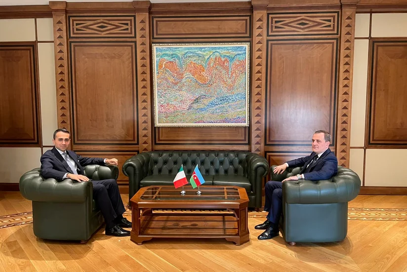 Azerbaijani, Italian FMs hold meeting