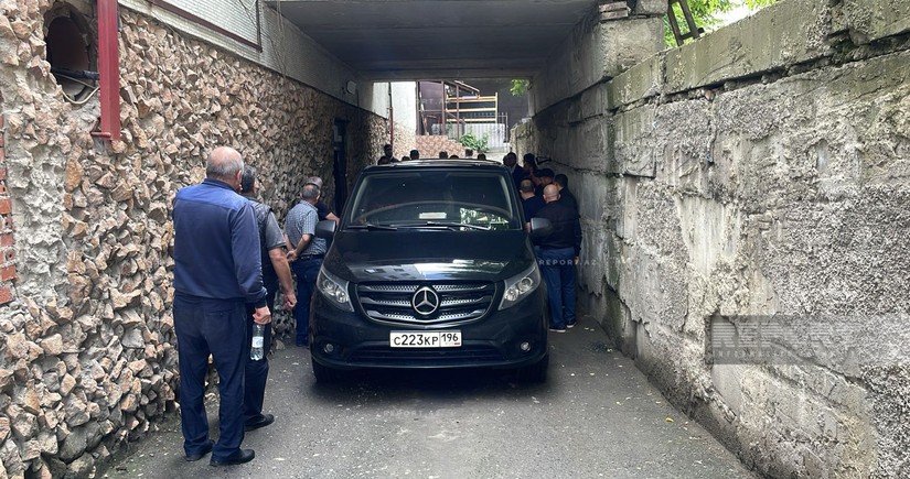 Yekaterinburqda öldürülən iki azərbaycanlının nəşi qohumlarına təhvil verilib