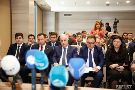 Qoşqar Təhməzli qida məhsullarının istehsalı ilə məşğul olan sahibkarlarla görüşüb