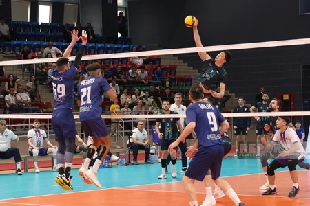 Kişi voleybolçulardan ibarət Azərreyl komandası ölkə çempionu olub