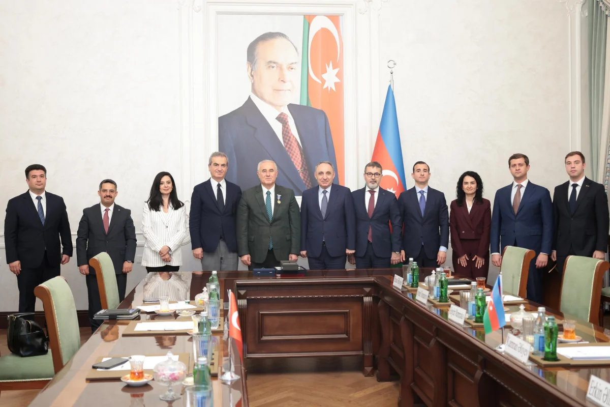 Türkiyənin Baş Ombudsmanı Azərbaycan Prokurorluğunun 100 illiyi yubiley medalı ilə təltif edilib
