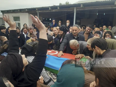Biləsuvarda Birinci Qarabağ müharibəsinin şəhidi Elbrus İsaqov dəfn edilib - YENİLƏNİB