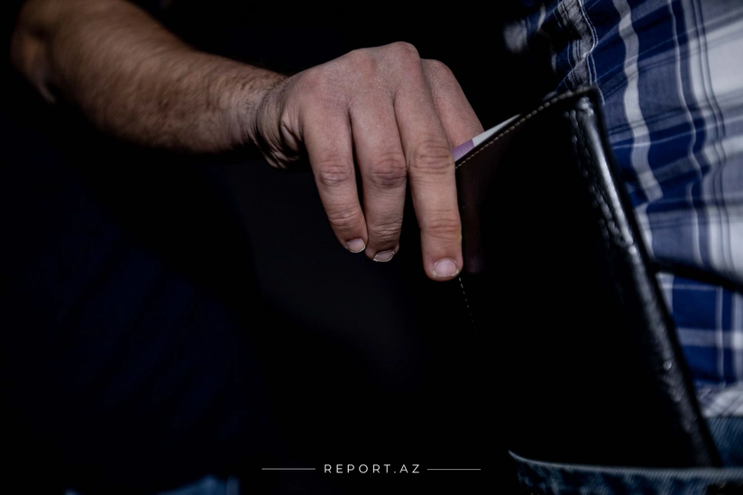 В бакинском метро задержан вор-карманник