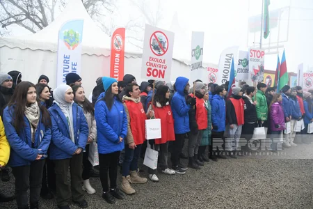 Акция протеста на дороге Ханкенди-Лачын продолжается