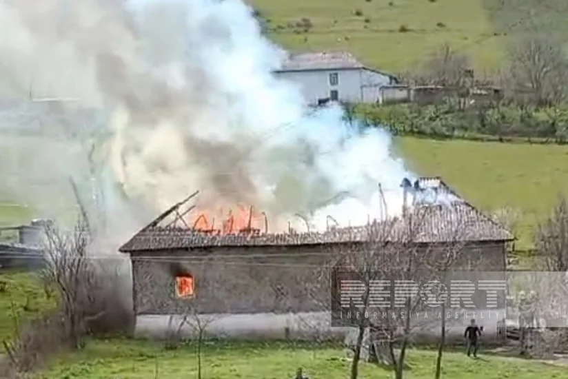 Cəlilabadda fərdi ev tamamilə yanıb