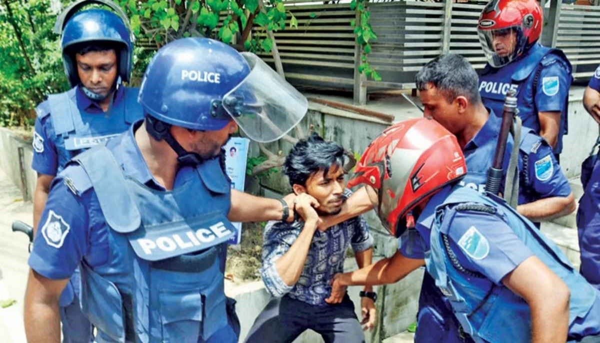 Dəkkə polisi müxalifətin etirazından sonra 1600-dən çox adamı həbs edib