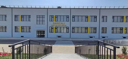 Sarıcalı kənd tam orta məktəbinin binası müasir tələblərə uyğun inşa edilib