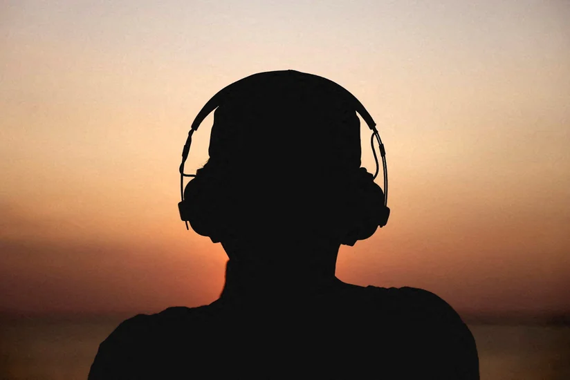 Son 40 ildə mahnı sözləri daha sadə və monoton olub