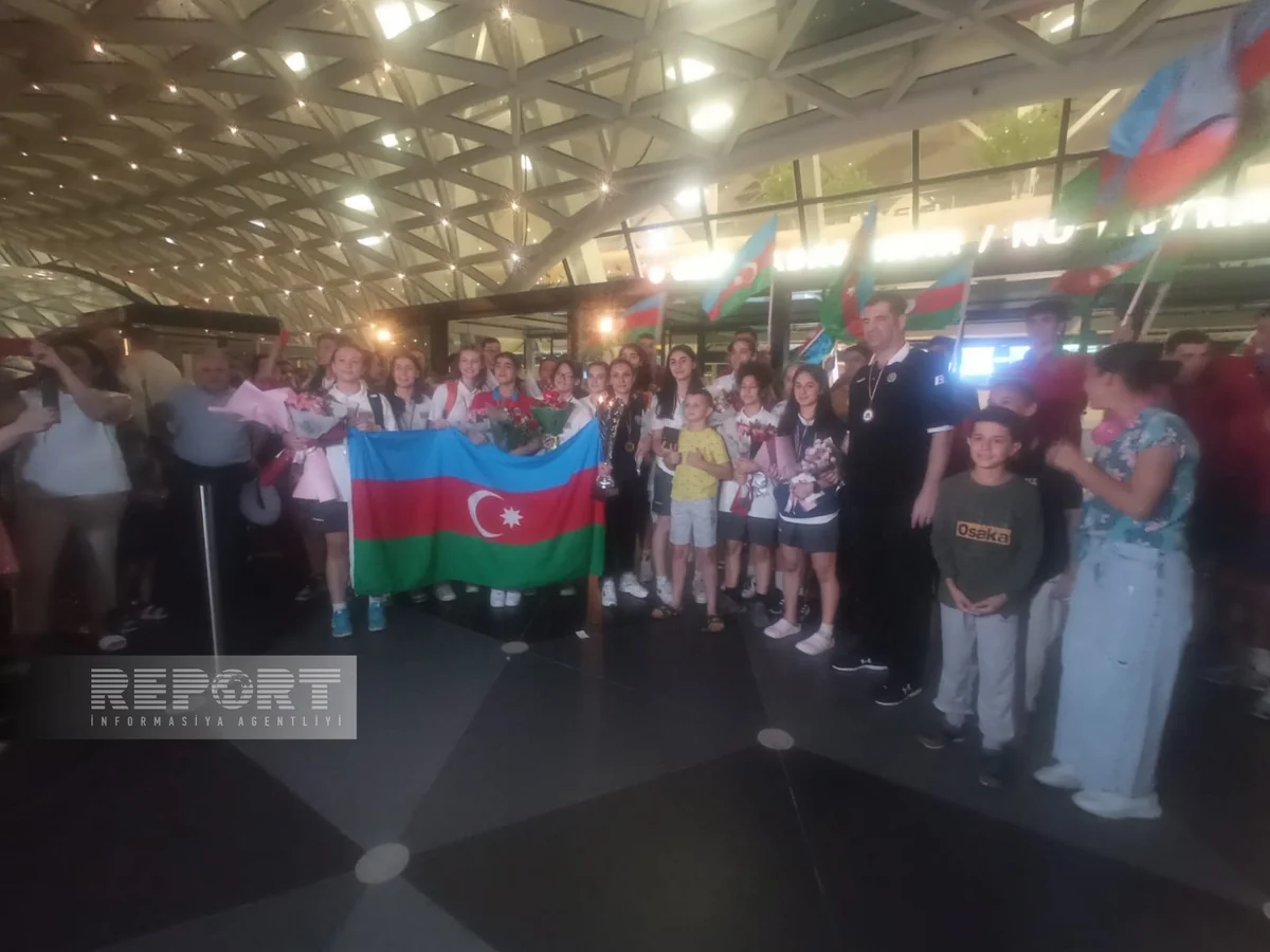 Basketbol üzrə Avropa çempionu olmuş Azərbaycan millisi Vətənə qayıdıb