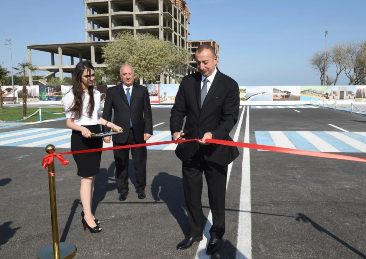 President Ilham Aliyev viewed newly renovated Sahil Street in Sumgayit