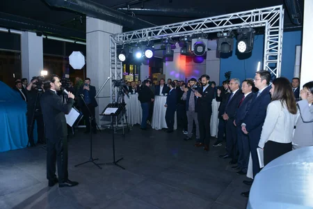 ONVOLT elektromobil satış-sərgi salonunu və SKYWELL ET5 modelini təqdim edib
