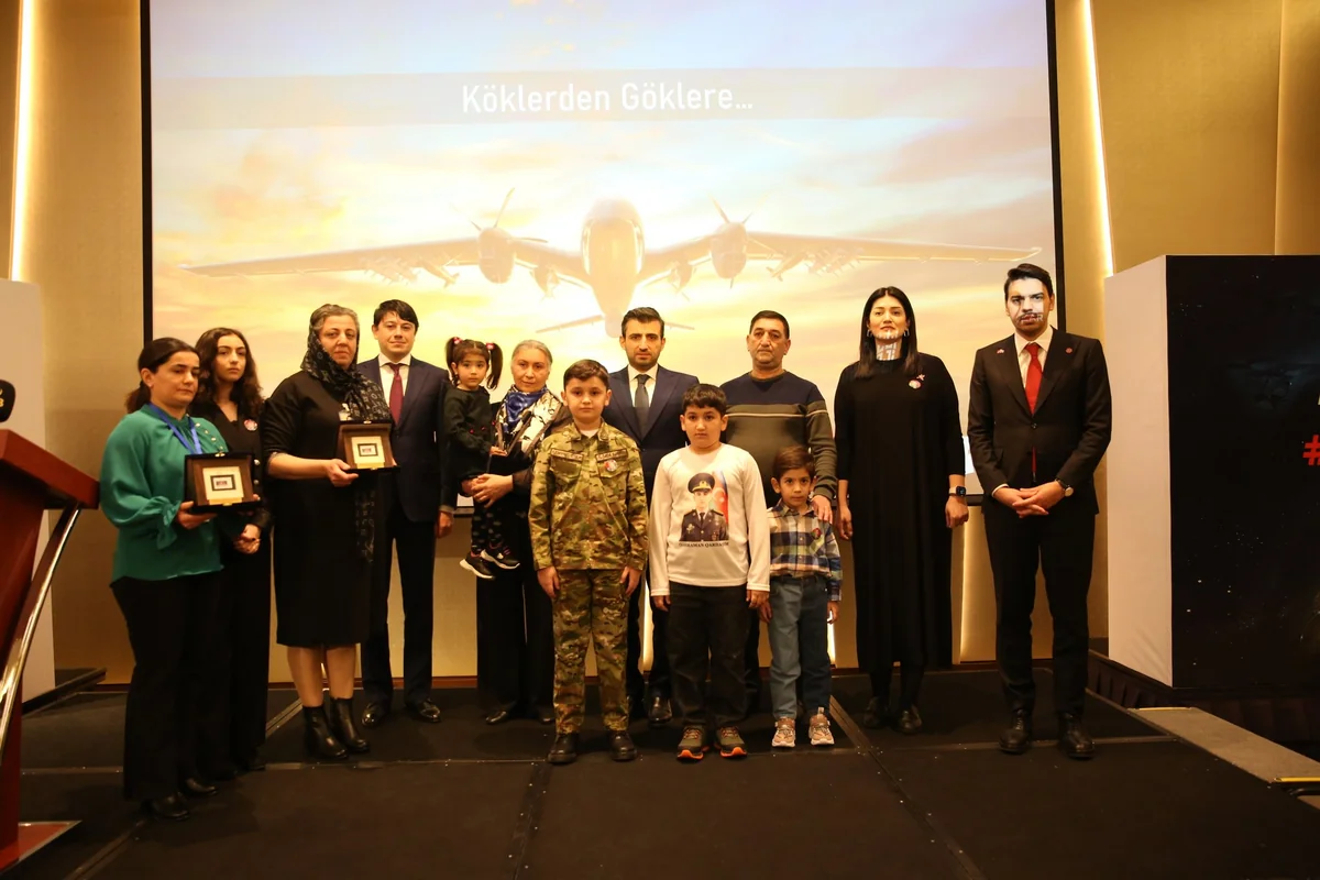 Səlcuq Bayraktar Bakıda şəhid ailələri ilə görüşüb