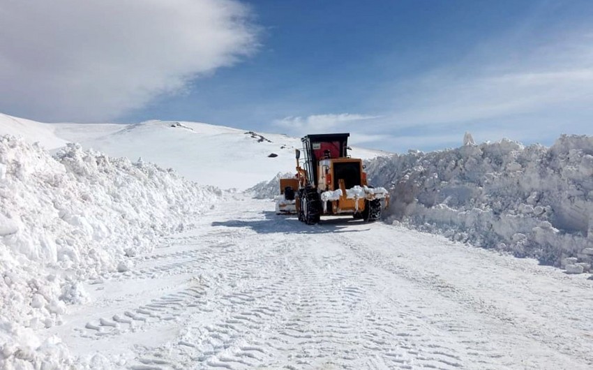 Up to 2,250 km of roads in direction of Kalbajar, Lachin, and Dashkasan districts cleared from snow cover