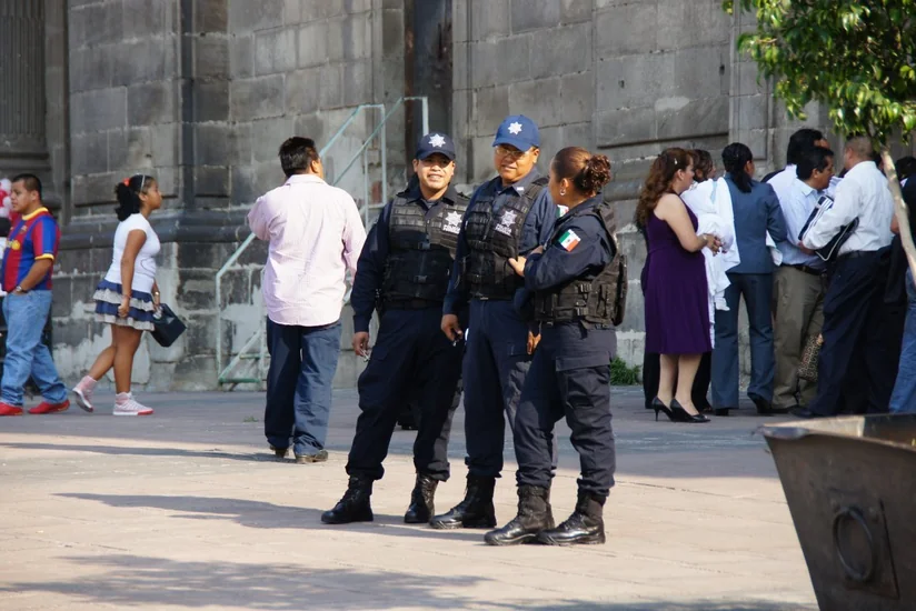 Meksikada cinayətkarlarla atışmada 10 nəfər öldürülüb