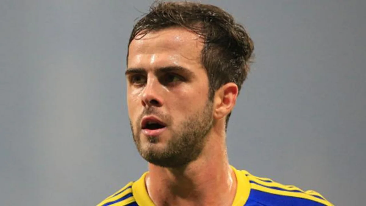 Tanınmış futbolçu milli karyerasını başa vurub