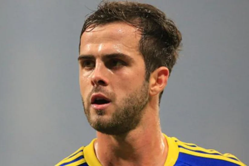 Tanınmış futbolçu milli karyerasını başa vurub