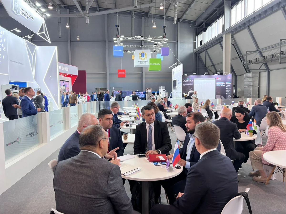 AZPROMO nümayəndələri INNOPROM-2022 sərgisində bir sıra görüşlər keçirib