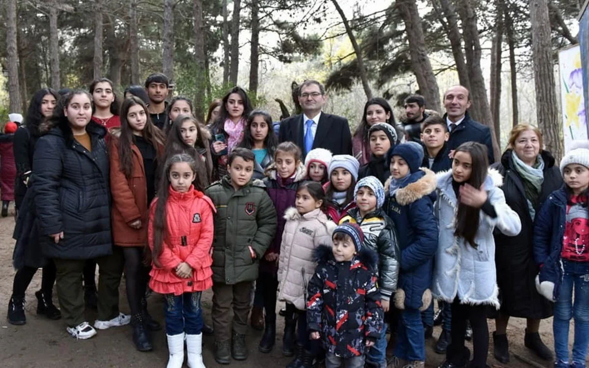 Mərkəzi Nəbatat bağında “Ekoloji problemlər gənclərin gözü ilə” adlı sərgi keçirilib