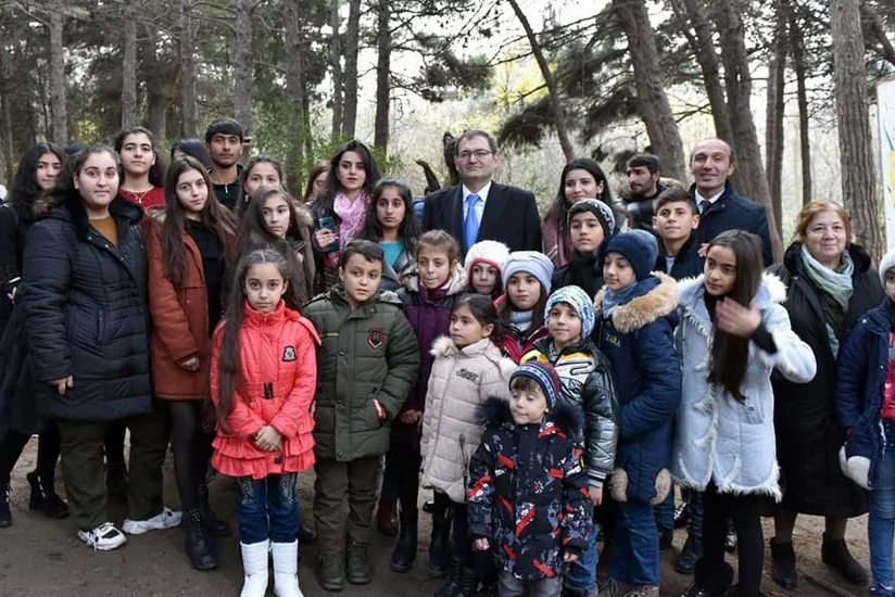 Mərkəzi Nəbatat bağında “Ekoloji problemlər gənclərin gözü ilə” adlı sərgi keçirilib
