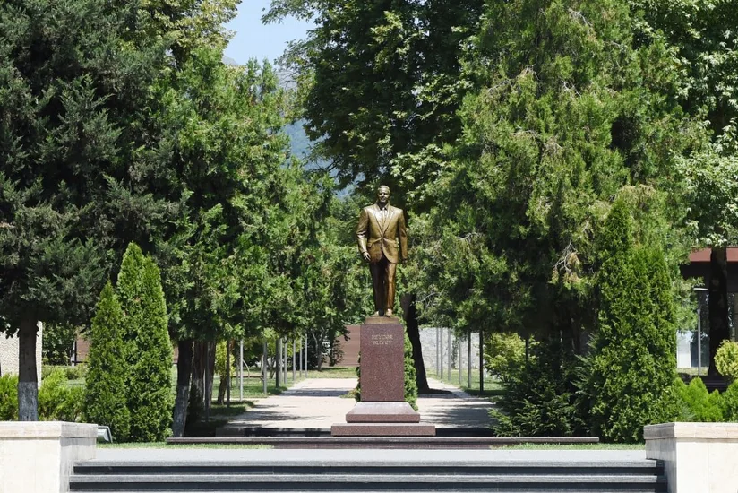 Президент Ильхам Алиев находится с визитом в Габалинском районе