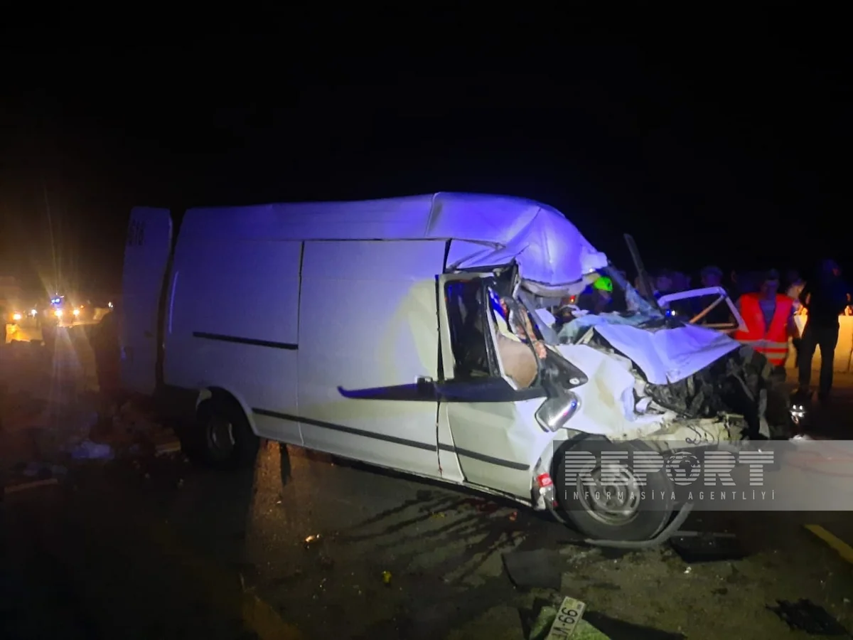 Kürdəmirdə furqon “KAMAZ”la toqquşub, ölənlər var