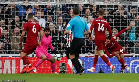 Ливерпуль вырвал победу в матче с Ньюкаслом, но остался без Салаха