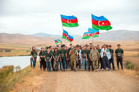 “Hərbiyyə - 2019” layihəsi çərçivəsində yüzdən çox gənc Gədəbəydəki hərbi hissədə olub