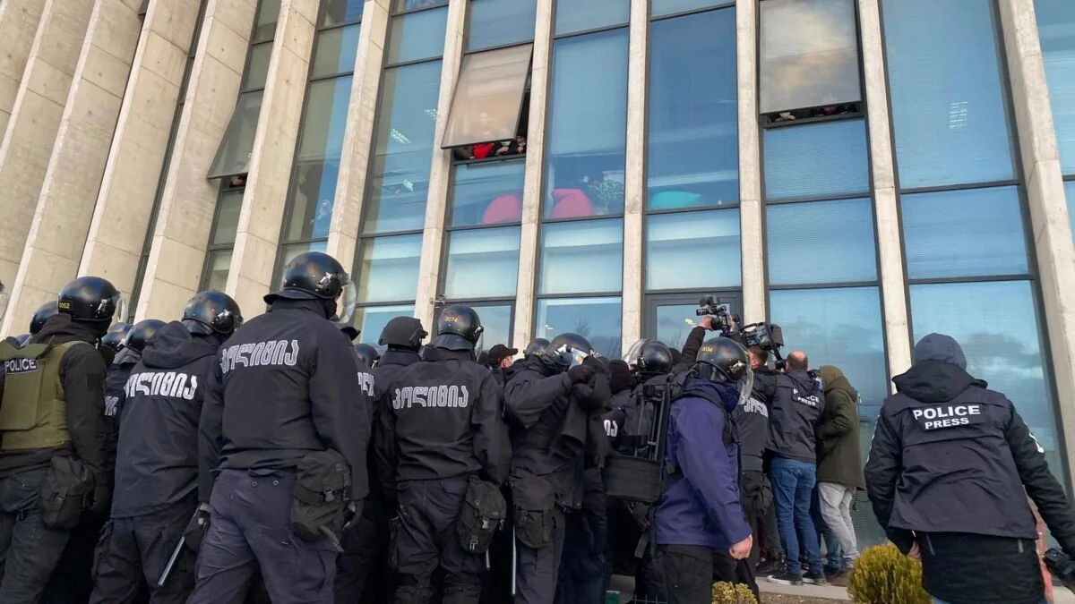 Gürcüstanda qanuni oğrulara qarşı əməliyyat keçirilib, 13 nəfər saxlanılıb