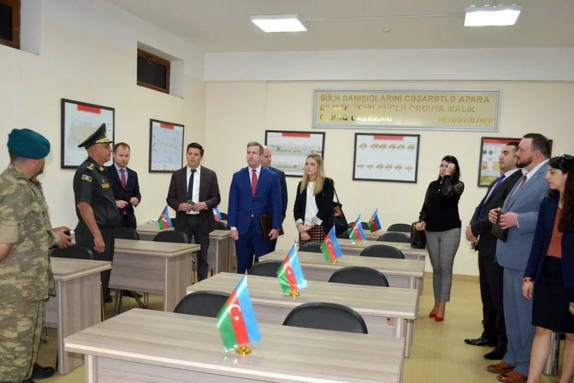 US delegation visits military unit - VIDEO