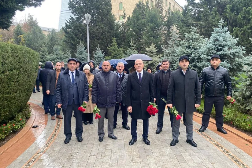 “Azərkontrakt”ın əməkdaşları Ulu Öndər Heydər Əliyevin xatirəsini yad edib