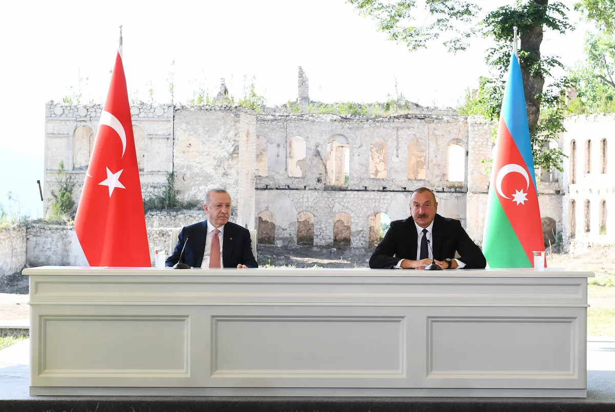 Baku: Commenting on visits of neighboring countries' leaders beyond Yerevan's competence